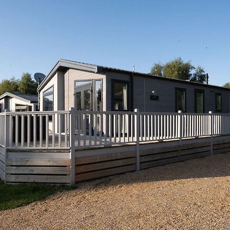 Pinewoods Saltmarsh Lodge No.3 Sleeps 6 - No Dogs Wells-next-the-Sea Exterior photo